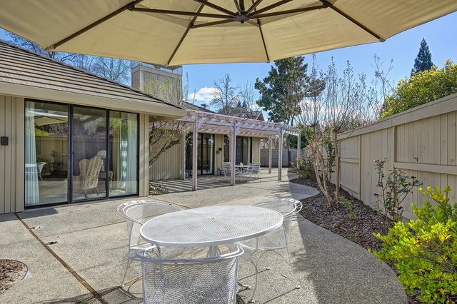 2046 Texas Bar Ct, Gold River, CA 95670