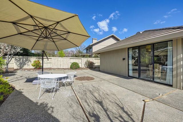 2046 Texas Bar Ct, Gold River, CA 95670