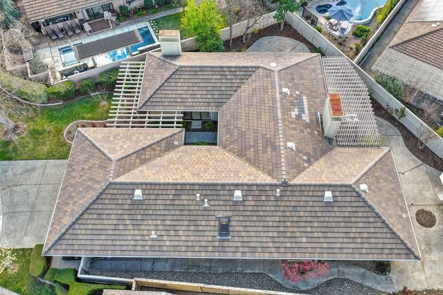 2046 Texas Bar Ct, Gold River, CA 95670