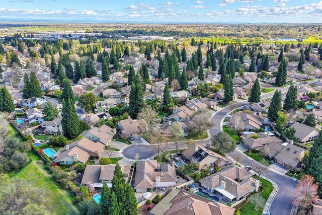 2046 Texas Bar Ct, Gold River, CA 95670