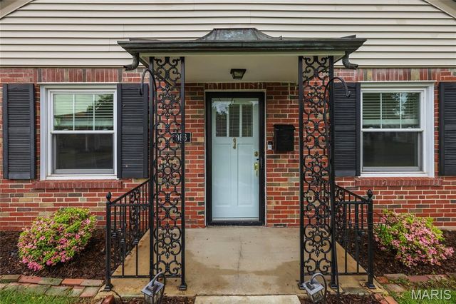986 Glenbrook Avenue, Glendale, MO 63122