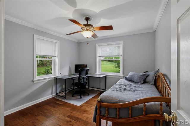 986 Glenbrook Avenue, Glendale, MO 63122