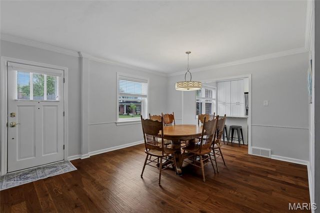986 Glenbrook Avenue, Glendale, MO 63122