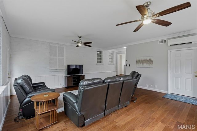 986 Glenbrook Avenue, Glendale, MO 63122
