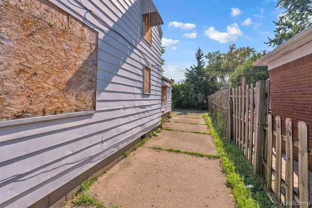 5365 Campbell Street, Dearborn Heights, MI 48125