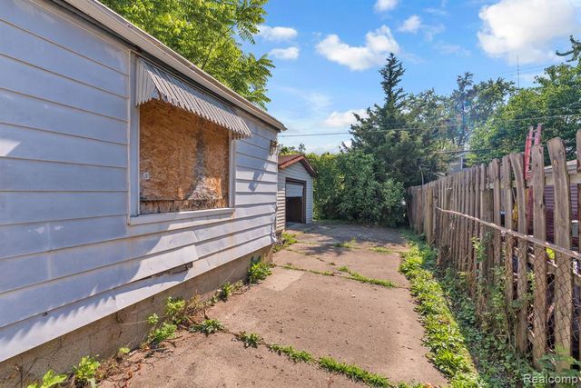 5365 Campbell Street, Dearborn Heights, MI 48125