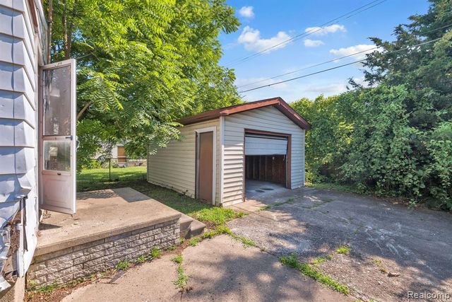 5365 Campbell Street, Dearborn Heights, MI 48125