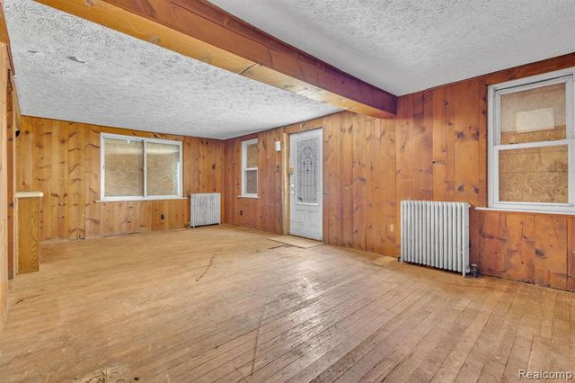 5365 Campbell Street, Dearborn Heights, MI 48125