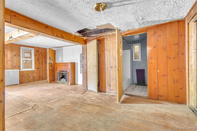 5365 Campbell Street, Dearborn Heights, MI 48125