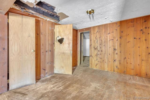 5365 Campbell Street, Dearborn Heights, MI 48125