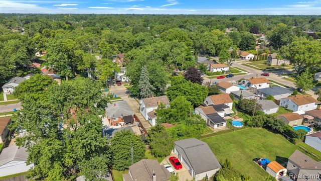 5365 Campbell Street, Dearborn Heights, MI 48125