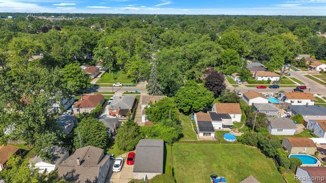5365 Campbell Street, Dearborn Heights, MI 48125