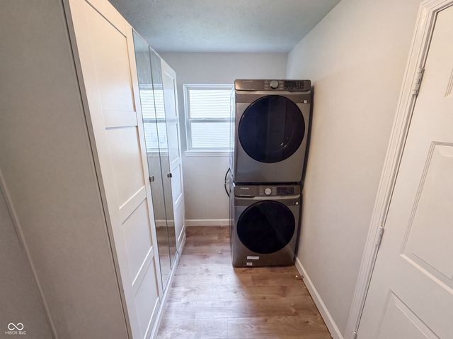 6680 Crestwell Lane, Indianapolis, IN 46268