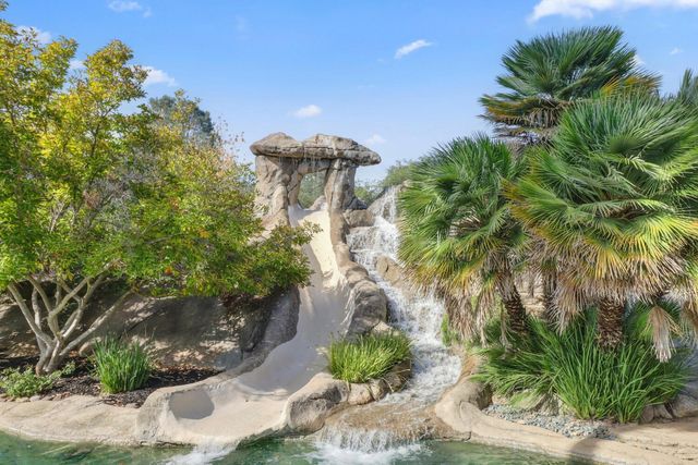 5001 Auburn Folsom Rd, Loomis, CA 95650