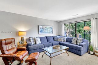 36 Deallyon Ave Apt 107, Hilton Head Island, SC 29928