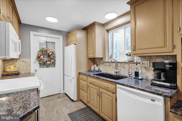 53 JACKSON DR, Lancaster, PA 17603