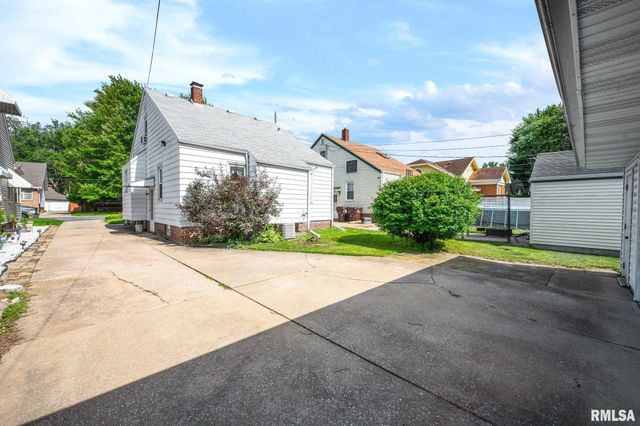2617 N BIGELOW Street, Peoria, IL 61604