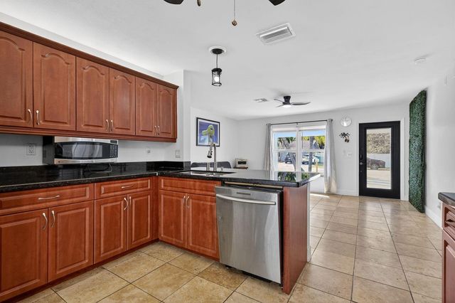4540 SW 28th Terrace, Dania Beach, FL 33312