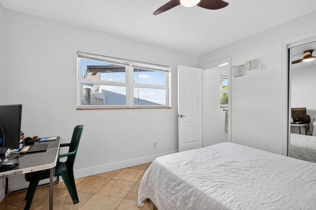 4540 SW 28th Terrace, Dania Beach, FL 33312