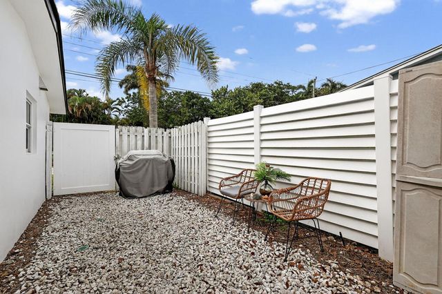 4540 SW 28th Terrace, Dania Beach, FL 33312