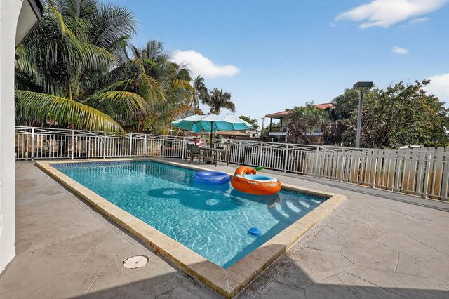 4540 SW 28th Terrace, Dania Beach, FL 33312