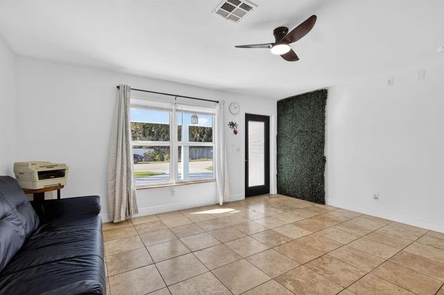 4540 SW 28th Terrace, Dania Beach, FL 33312