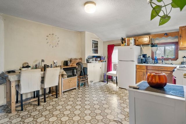 1438 Somerset Ave, Taunton, MA 02780