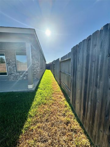 19834 Sienna Green Drive, Hockley, TX 77447