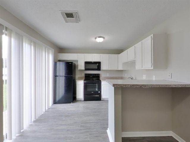 3210 Kelling Street, Houston, TX 77045