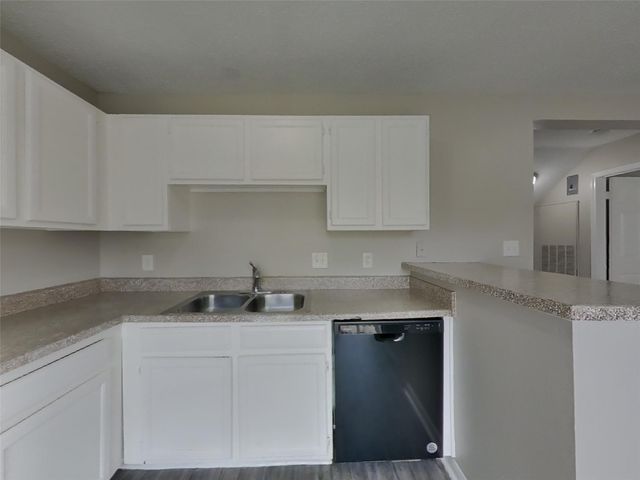 3210 Kelling Street, Houston, TX 77045