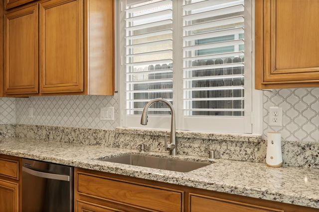 1866 Verrazona Dr, Roseville, CA 95747