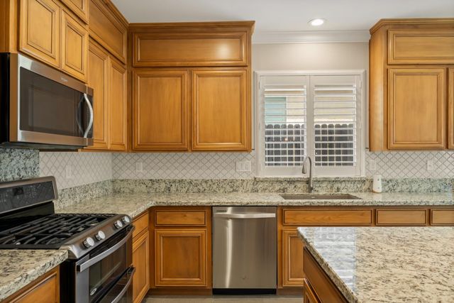 1866 Verrazona Dr, Roseville, CA 95747