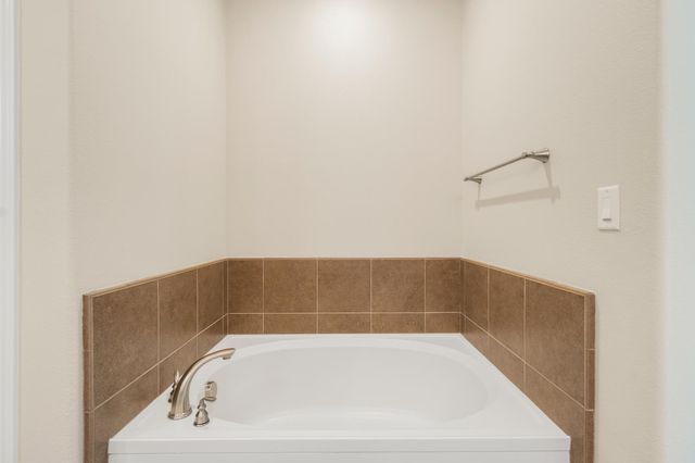 1866 Verrazona Dr, Roseville, CA 95747