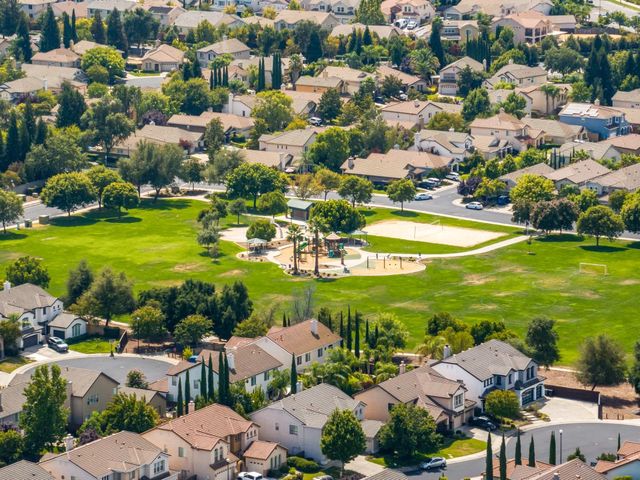 1866 Verrazona Dr, Roseville, CA 95747