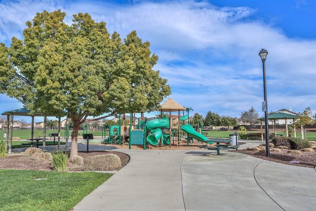 1866 Verrazona Dr, Roseville, CA 95747