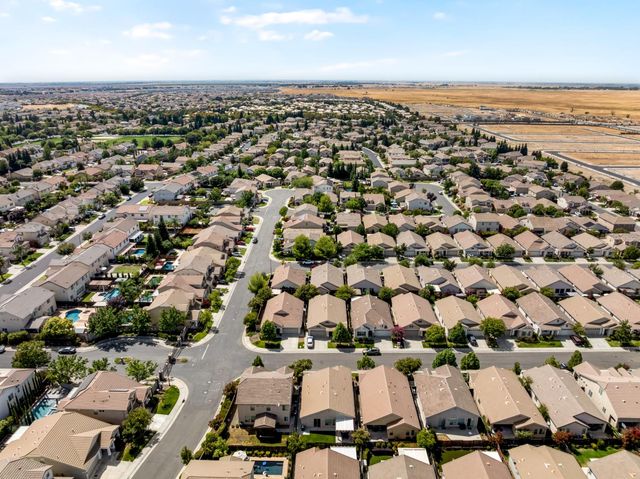 1866 Verrazona Dr, Roseville, CA 95747