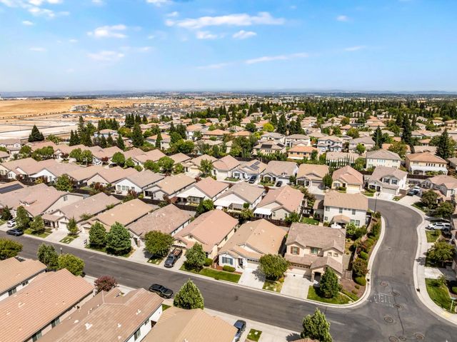1866 Verrazona Dr, Roseville, CA 95747