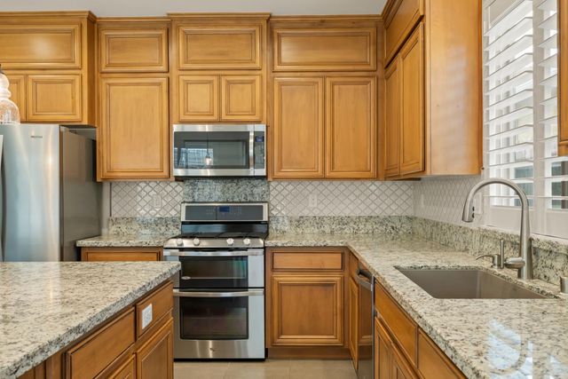 1866 Verrazona Dr, Roseville, CA 95747