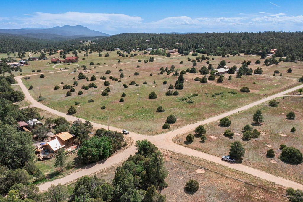 25 MOCKINGBIRD HILL Road, Tijeras, NM 87059