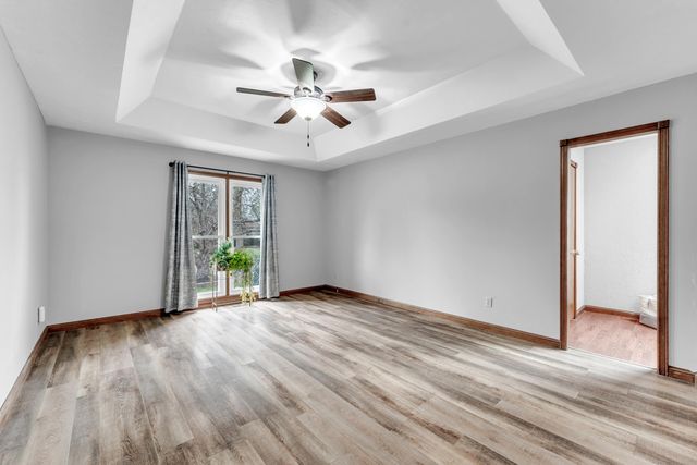 1475 E Burntwood Street, Springfield, MO 65803