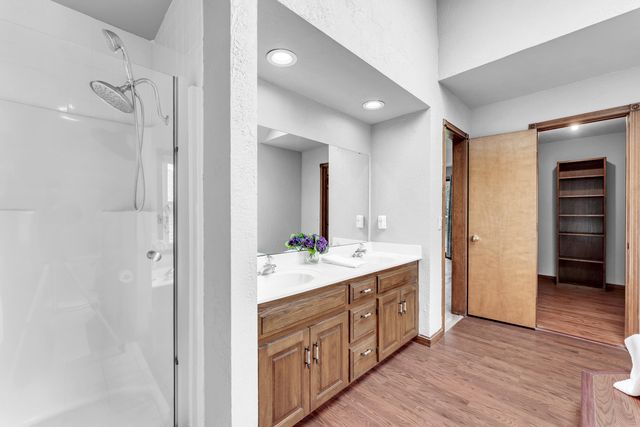 1475 E Burntwood Street, Springfield, MO 65803