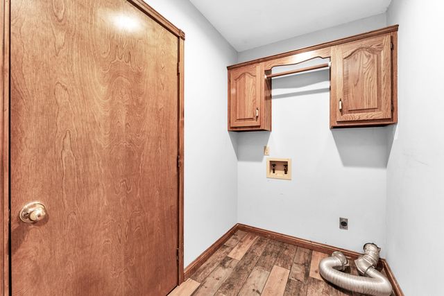 1475 E Burntwood Street, Springfield, MO 65803