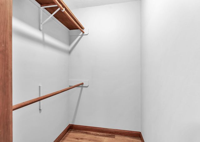 1475 E Burntwood Street, Springfield, MO 65803