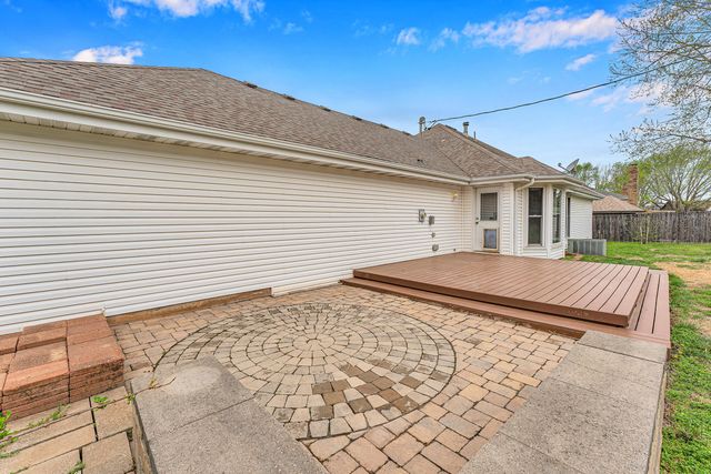 1475 E Burntwood Street, Springfield, MO 65803