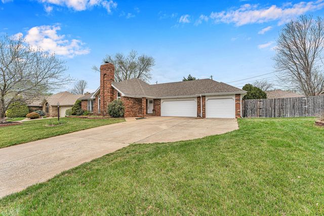 1475 E Burntwood Street, Springfield, MO 65803
