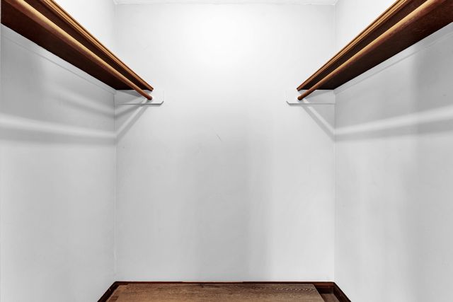 1475 E Burntwood Street, Springfield, MO 65803