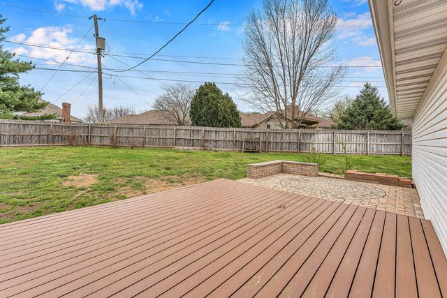 1475 E Burntwood Street, Springfield, MO 65803