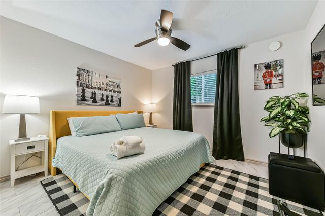 2002 27th Street 3, Galveston, TX 77550