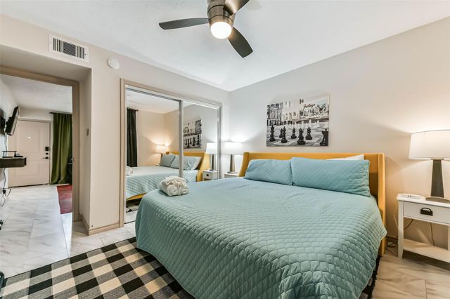 2002 27th Street 3, Galveston, TX 77550