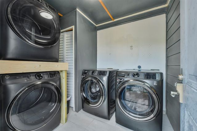 2002 27th Street 3, Galveston, TX 77550
